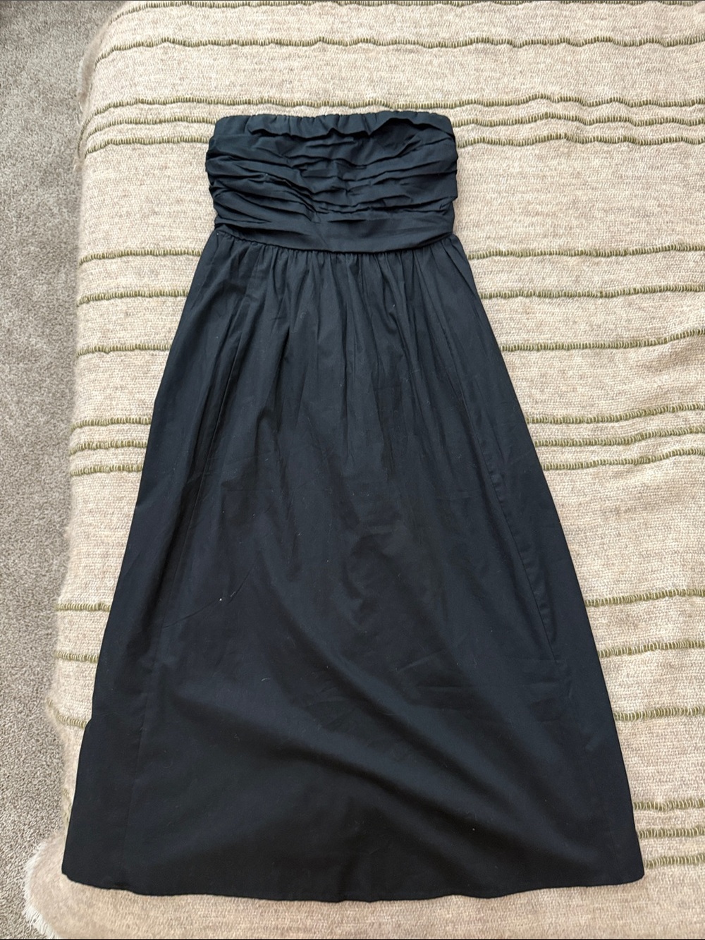 Abercrombie & Fitch Strapless Black Ruched Midi Dress